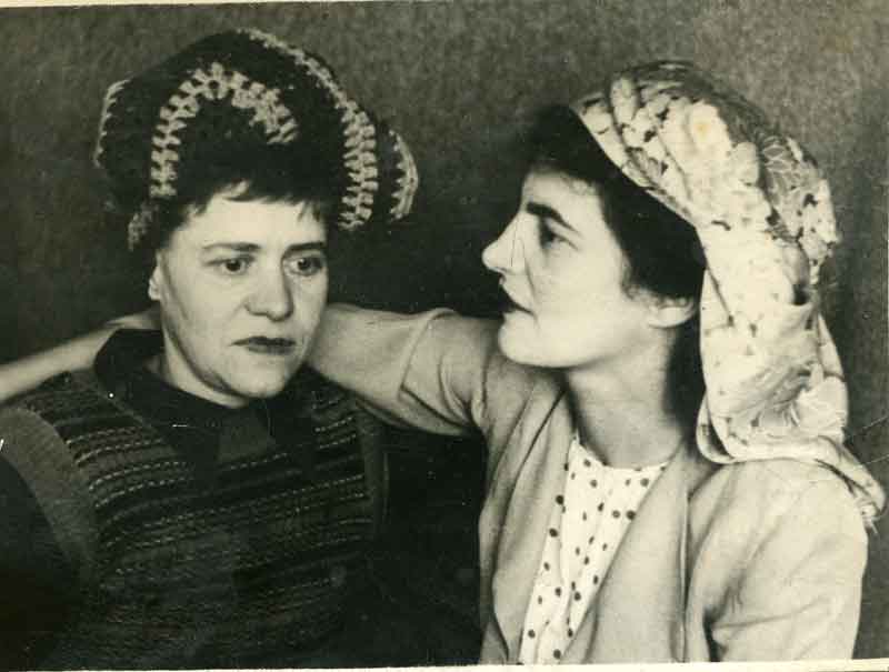 Мама с сестрой Лидией - (фото)
